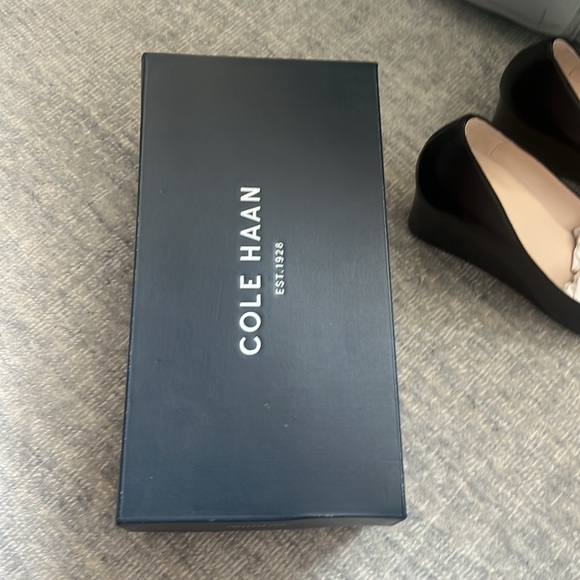 Cole Haan NIB never worn ballet wedge shoe black size 7 - Picture 9 of 9